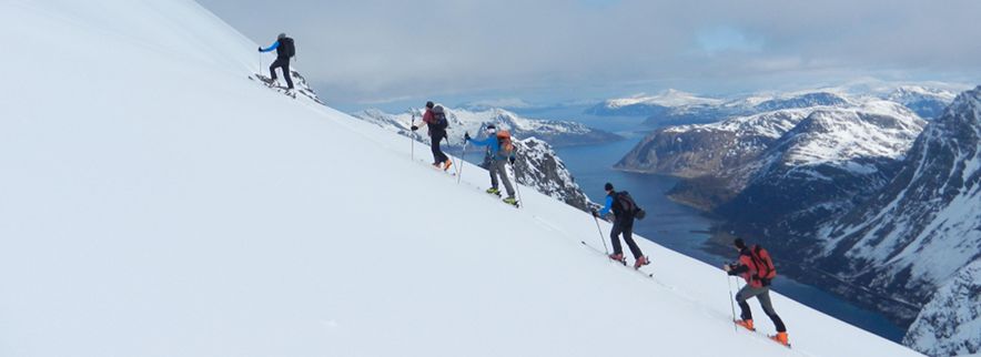 Gefuehrte-Skitouren-Lofoten-2012_Renato-Botte.jpg