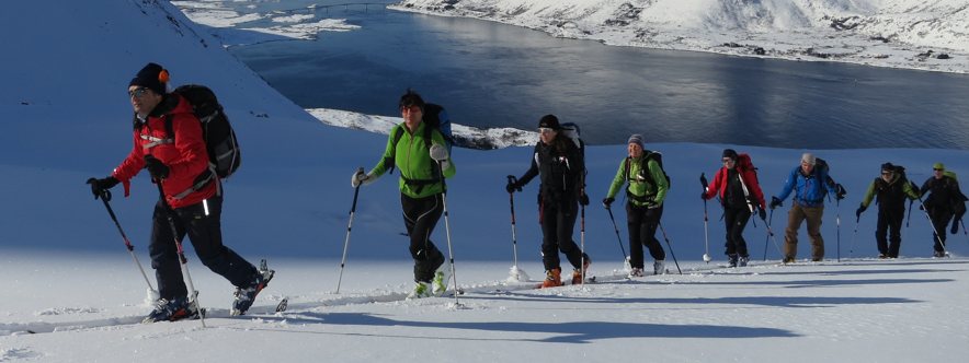 Skitourenwoche-Lofoten-Bergerlebnis.jpg