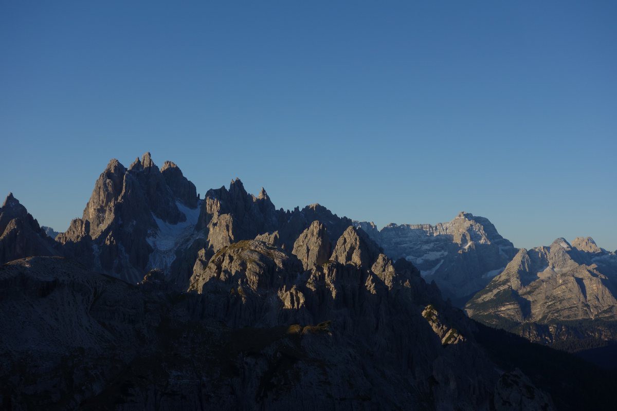 Cadinigruppe mit den ersten Sonnenstrahlen