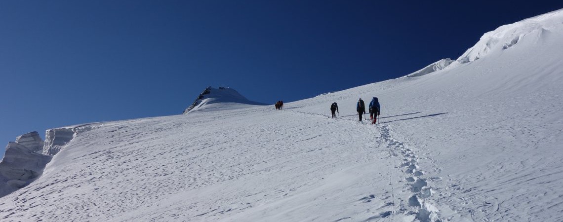 frische Spuren beim Aufstieg zum Ortler