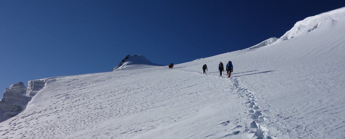 frische Spuren beim Aufstieg zum Ortler